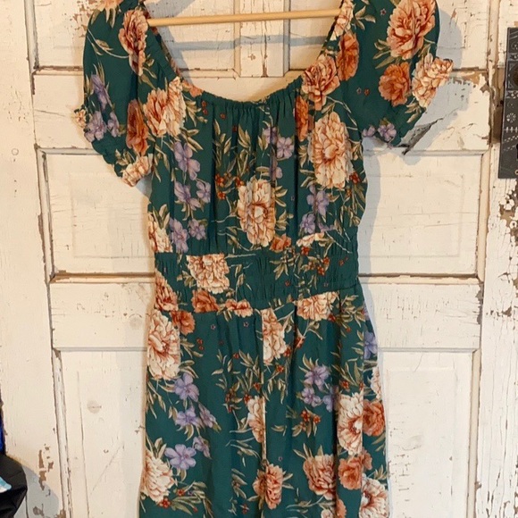 American Eagle Outfitters Other - EUC American Eagle floral romper with pockets